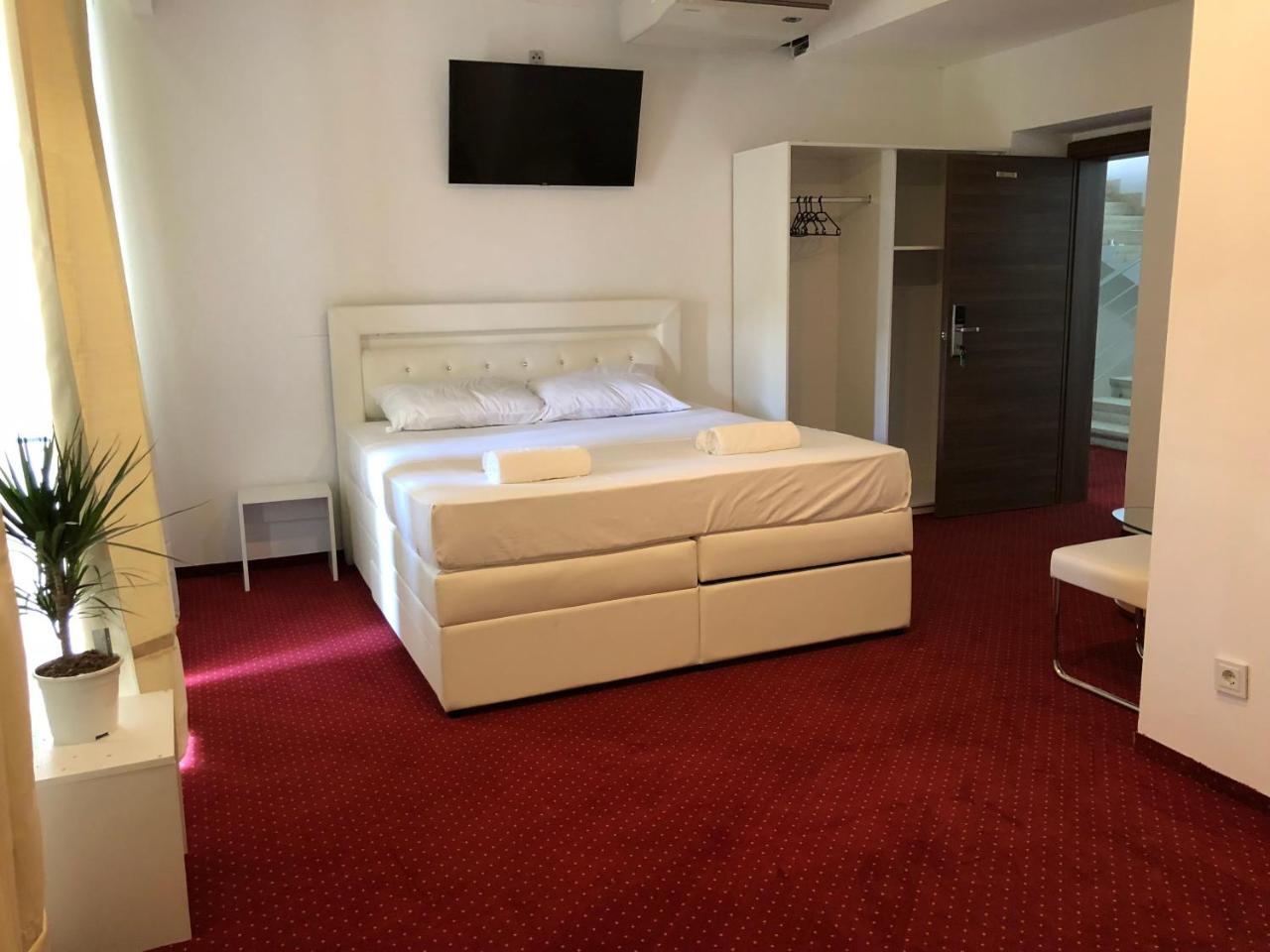 Hotel Park Crikvenica Exterior photo